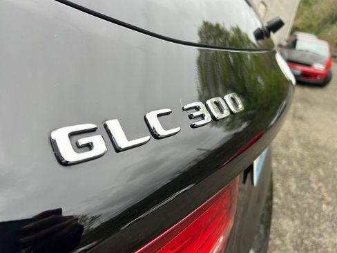 Used 2019 Mercedes-Benz GLC 300 4MATIC image 34