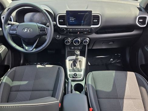 Certified 2024 Hyundai Venue Limited FWD image 12