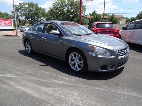 Used 2014 Nissan Maxima 3.5 SV w/ Technology Package image 2