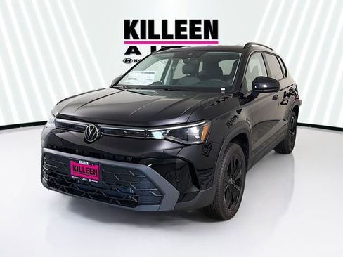 New 2026 Volkswagen Taos SE FWD image 3