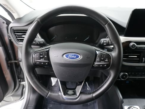 Used 2021 Ford Escape SE w/ SE Sport Appearance Package image 14