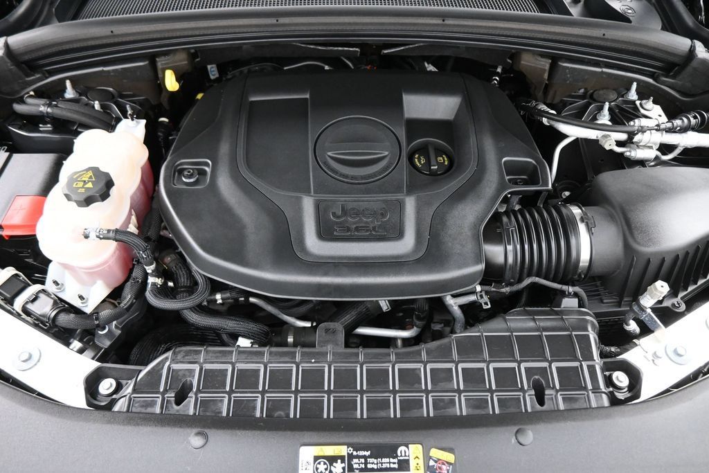 Used 2022 Jeep Grand Cherokee Overland w/ Luxury Tech Group IV RWD image 28