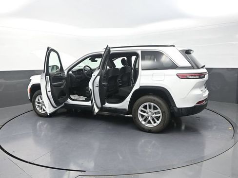 Used 2026 Jeep Grand Cherokee Laredo X AWD/4WD image 33