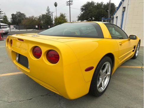 Used 2003 Chevrolet Corvette Coupe 2D w/ Preferred Equipment Group image 9