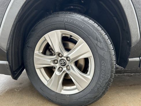 Certified 2020 Toyota RAV4 XLE image 10