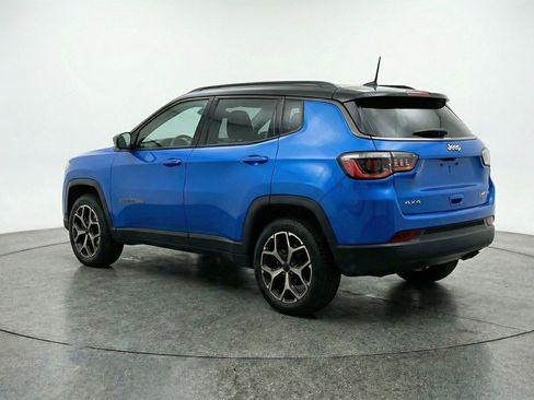 Used 2025 Jeep Compass Limited AWD/4WD image 6