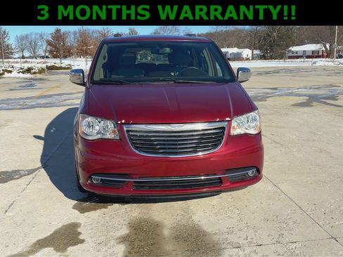 Used 2016 Chrysler Town & Country Touring-L image 3