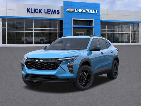 New 2026 Chevrolet Trax LT w/ Midnight Edition FWD image 6