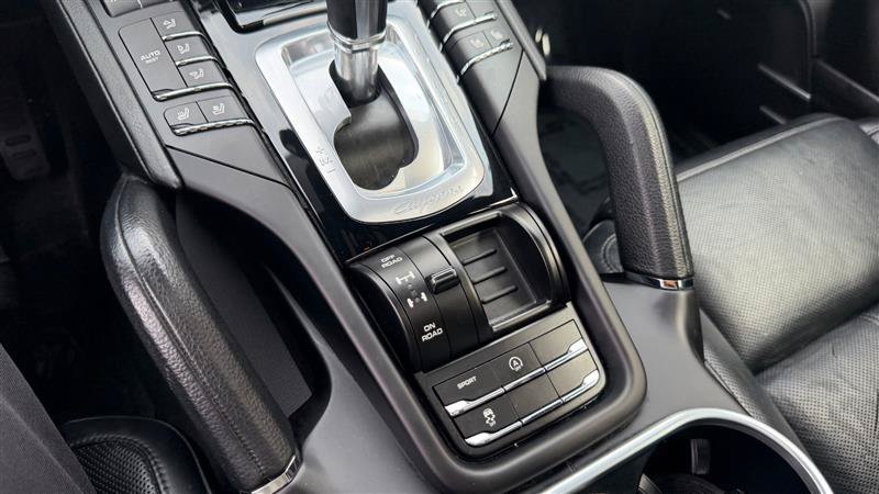 Used 2016 Porsche Cayenne AWD/4WD image 37