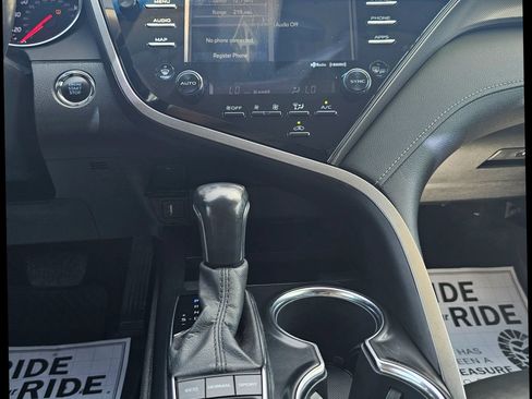 Used 2020 Toyota Camry XSE FWD image 26