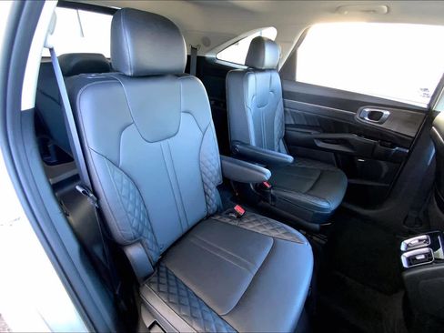 Used 2021 Kia Sorento SX Prestige image 20