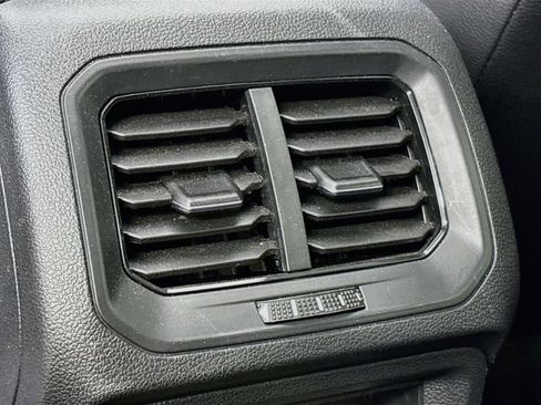 Certified 2023 Volkswagen Tiguan SE R-Line AWD/4WD image 29