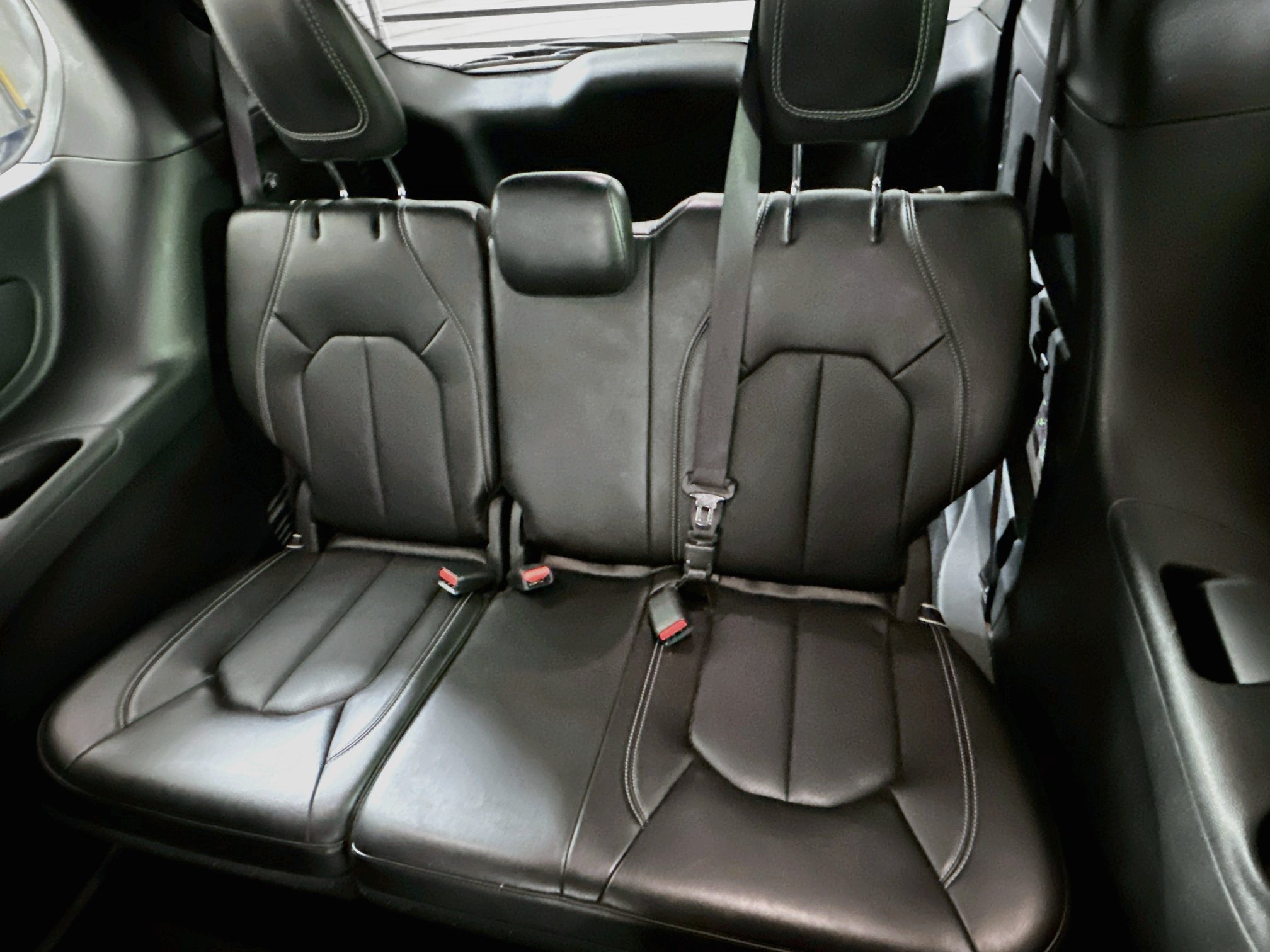 Used 2025 Chrysler Pacifica Select FWD image 25