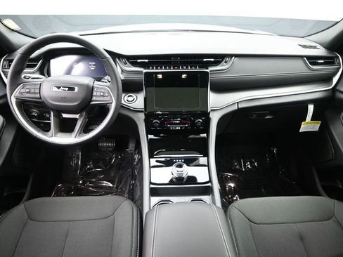 New 2026 Jeep Grand Cherokee L 4WD image 25
