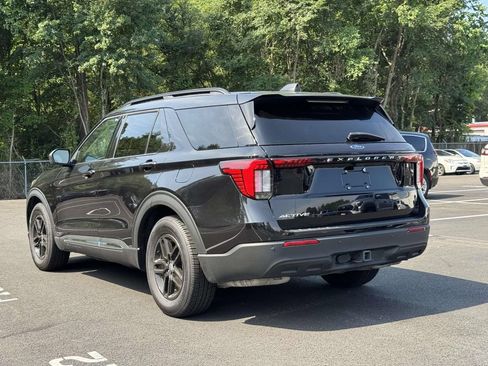 Used 2025 Ford Explorer Active RWD image 23