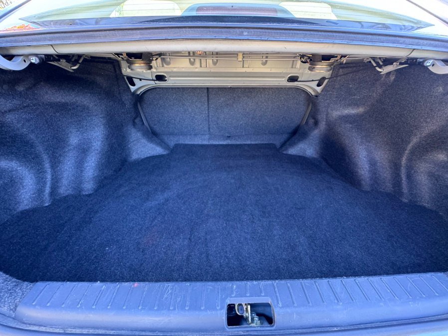 Used 2005 Toyota Corolla LE w/ Audio Value Pkg FWD image 12