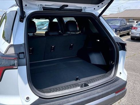 Used 2026 Chevrolet Equinox ACTIV w/ Safety and Technology Package FWD image 34