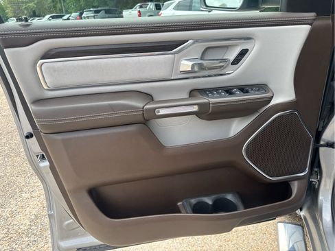 Used 2025 RAM 1500 Laramie AWD/4WD image 25