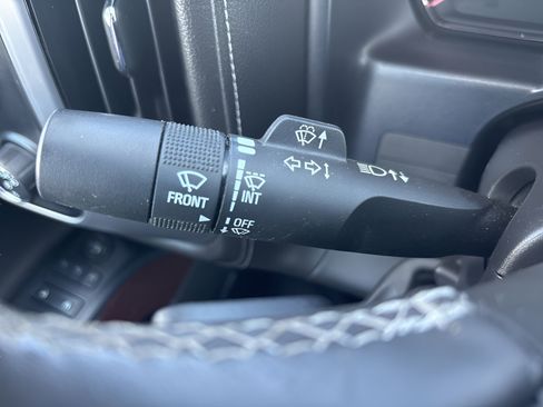 Used 2014 GMC Sierra 1500 SLT w/ SLT Crew Cab Value Package AWD/4WD image 21