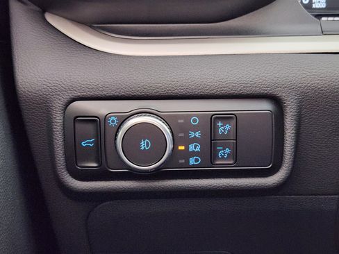 Used 2023 Ford Explorer XLT w/ Equipment Group 202A AWD/4WD image 27