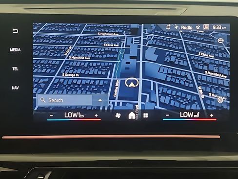 Used 2025 BMW X1 xDrive28i w/ Convenience Package image 15