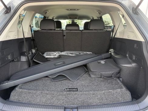 Used 2023 Volkswagen Tiguan SE FWD image 16
