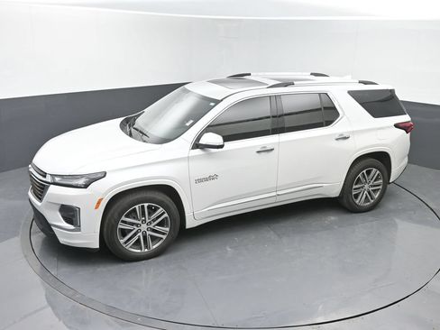 Used 2023 Chevrolet Traverse High Country FWD image 30