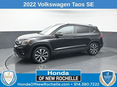 Used 2022 Volkswagen Taos SE w/ Panoramic Sunroof Package