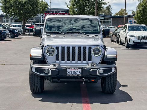 Used 2018 Jeep Wrangler Unlimited Sahara AWD/4WD image 6