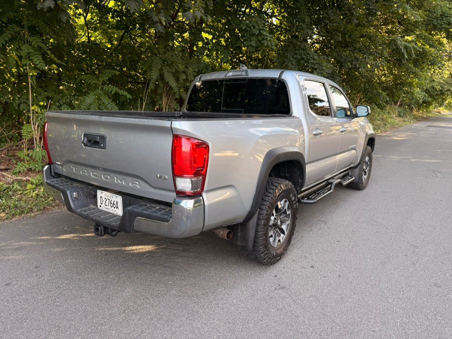 Used 2017 Toyota Tacoma TRD Off-Road w/ Tow Package AWD/4WD image 18