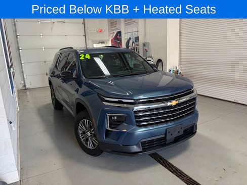 Used 2024 Chevrolet Traverse LT AWD/4WD image 2