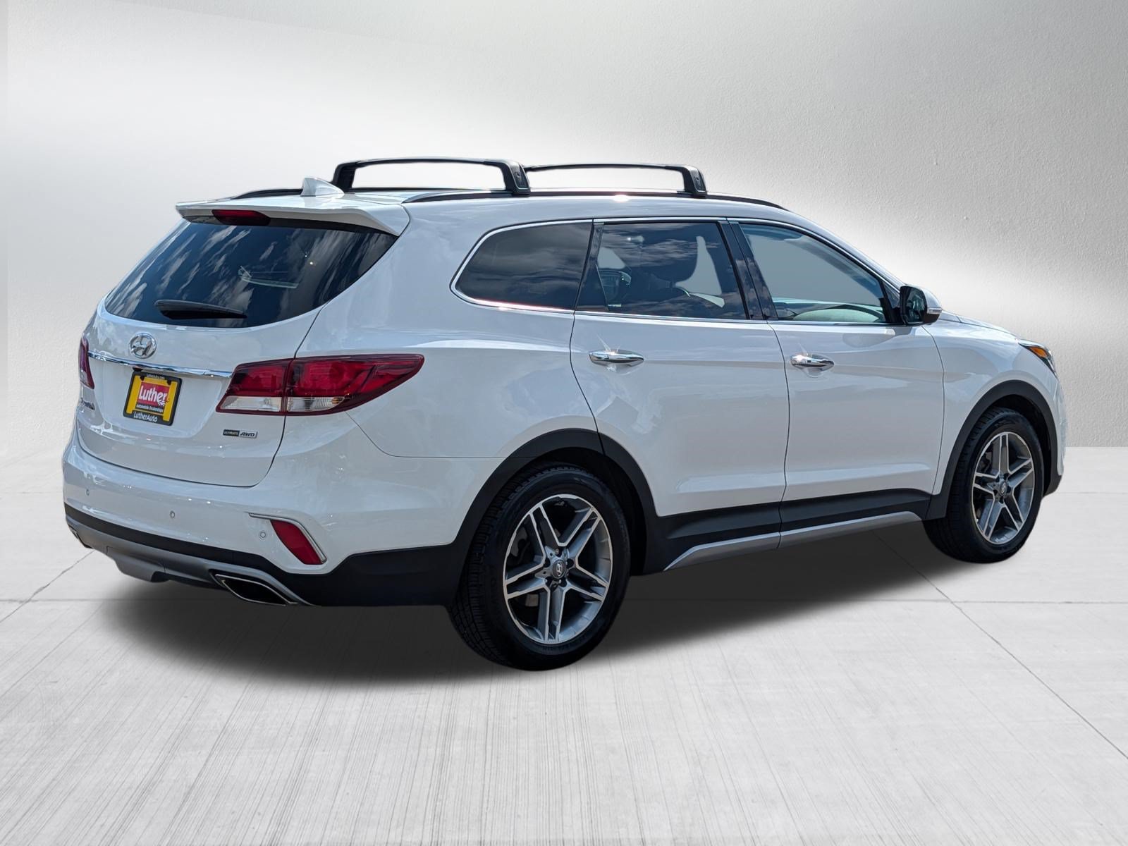 Used 2017 Hyundai Santa Fe Limited AWD/4WD image 7