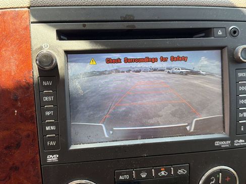 Used 2012 Chevrolet Avalanche LTZ RWD image 15
