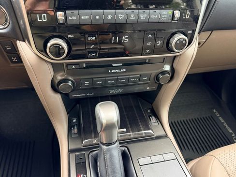Used 2022 Lexus GX 460 Luxury w/ Accessory Package AWD/4WD image 30