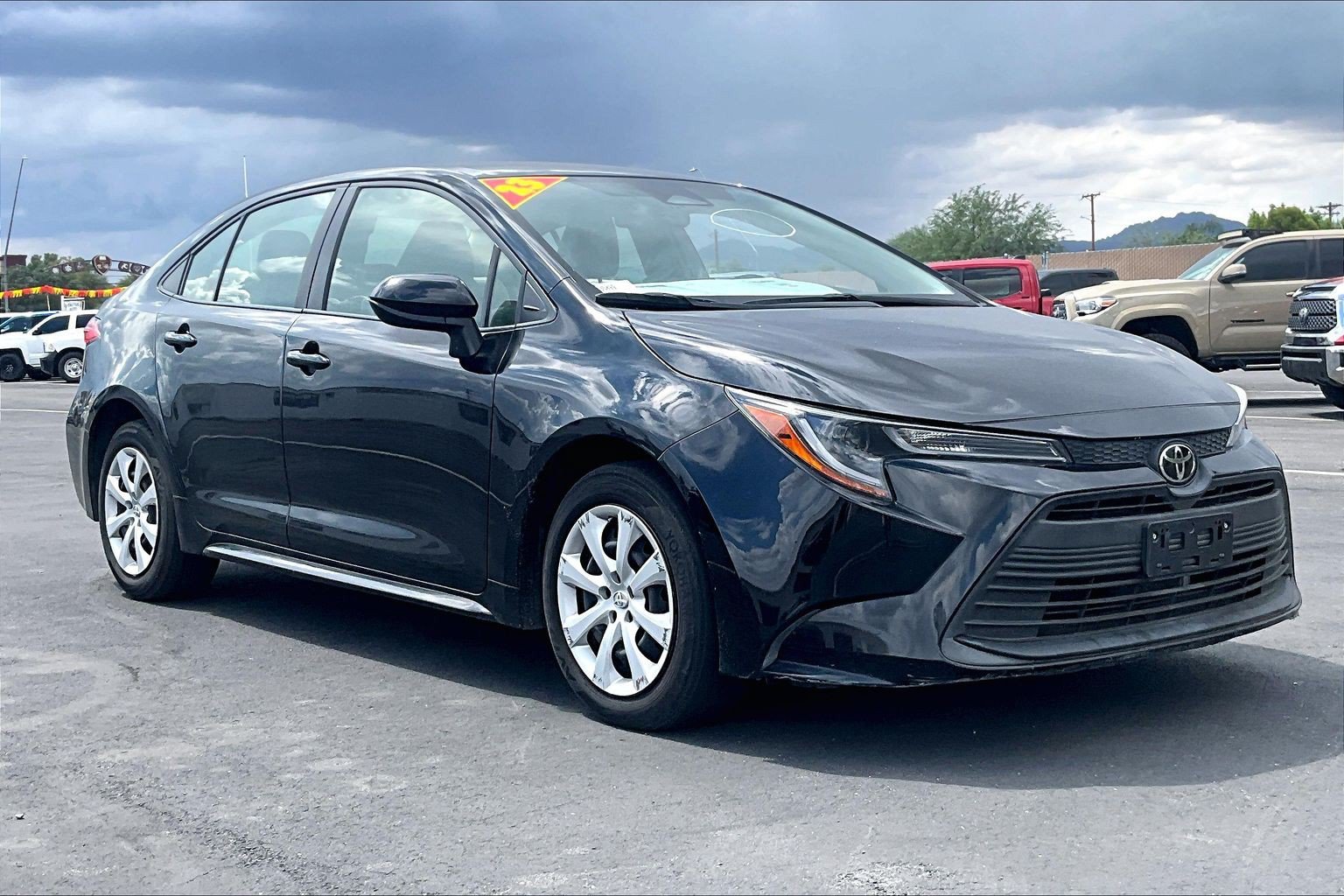 Used 2023 Toyota Corolla LE w/ Carpet Mat Package (TMS) FWD image 2