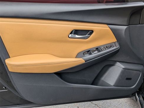 Used 2025 Nissan Sentra SV w/ SV Premium Package image 9