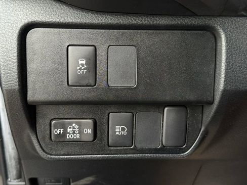 Used 2022 Toyota Tacoma SR5 RWD image 23