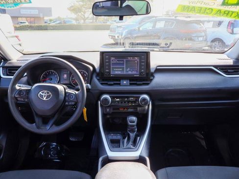 Used 2021 Toyota RAV4 LE image 14