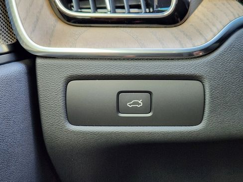 New 2026 Volvo XC60 B5 Ultra w/ Protection Package Premier image 23