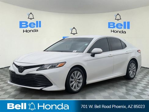 Used 2020 Toyota Camry LE image 1