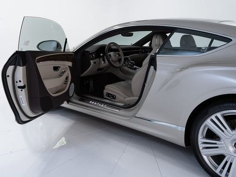 New 2026 Bentley Continental GT image 9
