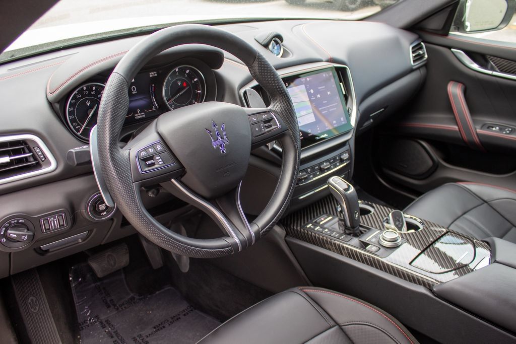 Used 2024 Maserati Ghibli Modena Q4 AWD/4WD image 11