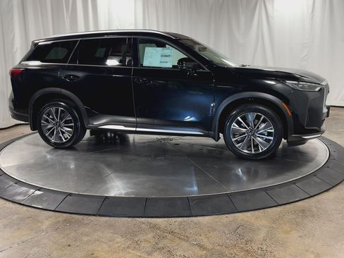 New 2026 INFINITI QX60 Luxe image 2