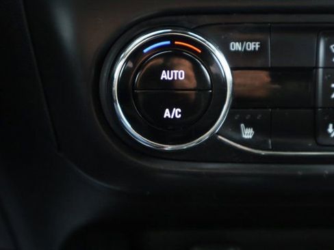 Used 2023 Chevrolet TrailBlazer RS w/ Sun and Liftgate Package image 28