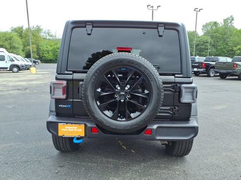 Certified 2022 Jeep Wrangler Unlimited Sahara w/ Cold Weather Group AWD/4WD image 6