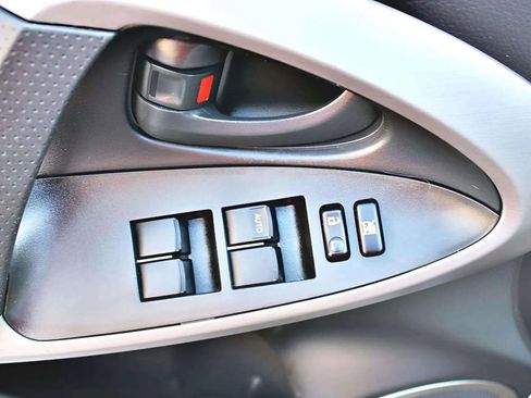 Used 2008 Toyota RAV4 Sport Utility 4D image 8