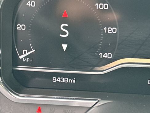 Certified 2024 GMC Sierra 1500 AT4 w/ AT4 Preferred Package image 28