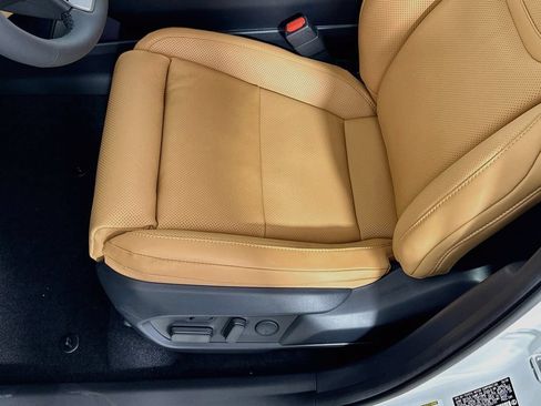 New 2026 Lexus ES 350e w/ Cold Area Package FWD image 21