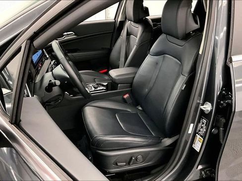 Used 2024 Kia Sportage EX FWD image 23