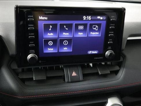 Used 2021 Toyota RAV4 SE image 16